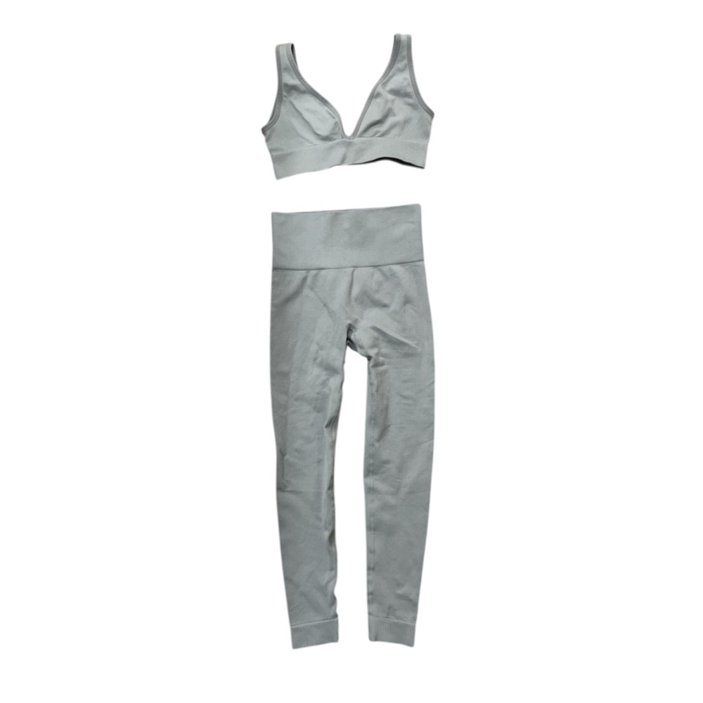WeWoreWhat 2 Piece Workout Set in Pearl Blue XS/S.